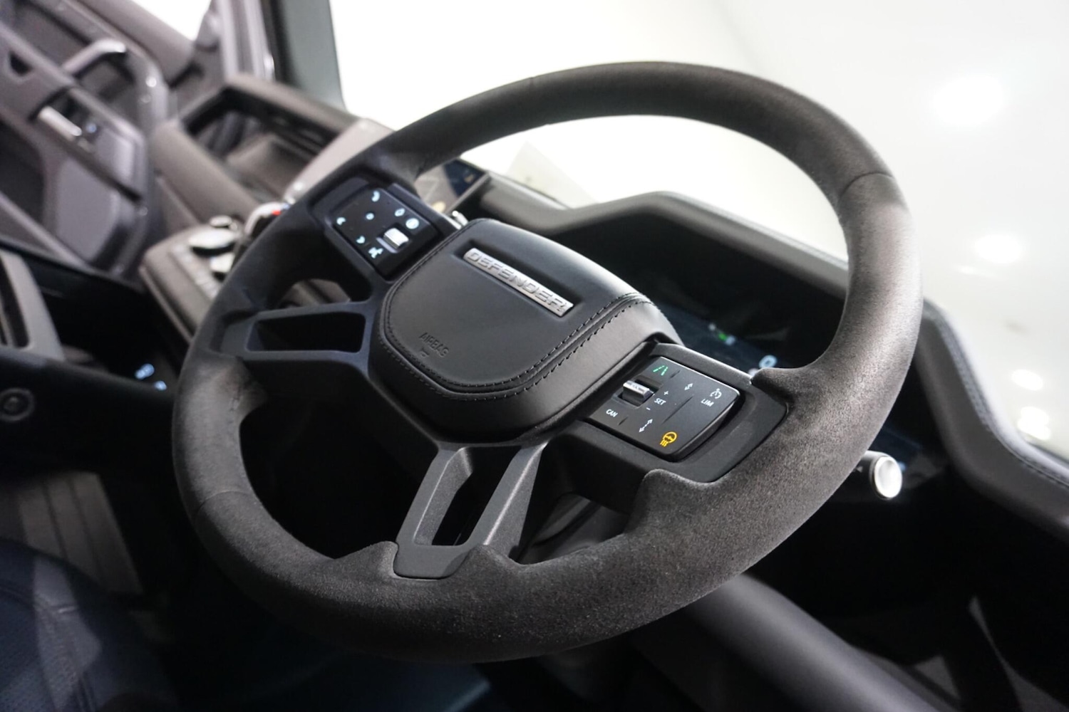 Used Land Rover Defender 110 2024 for sale - 76360381: Photo 59