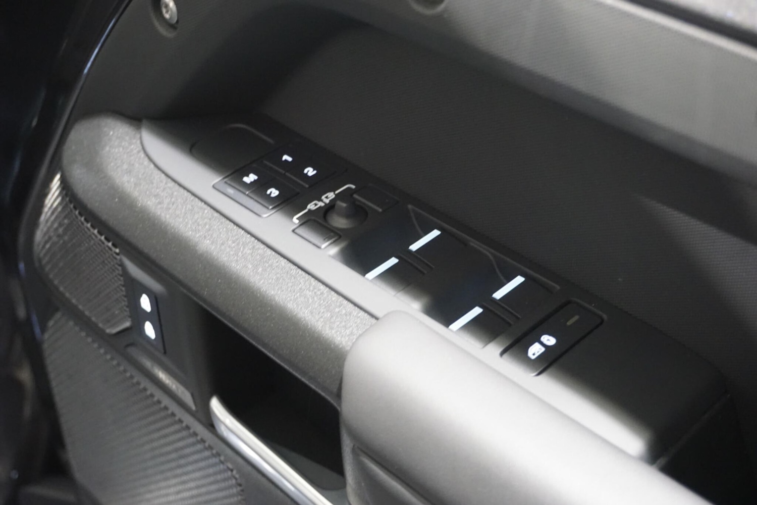 Used Land Rover Defender 110 2024 for sale - 76360381: Photo 68