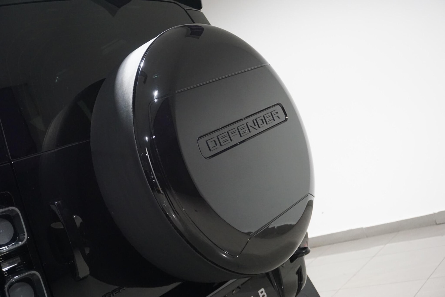 Used Land Rover Defender 110 2024 for sale - 76360381: Photo 74