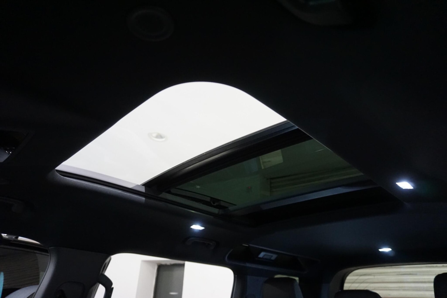 Used Land Rover Defender 110 2024 for sale - 76360381: Photo 9