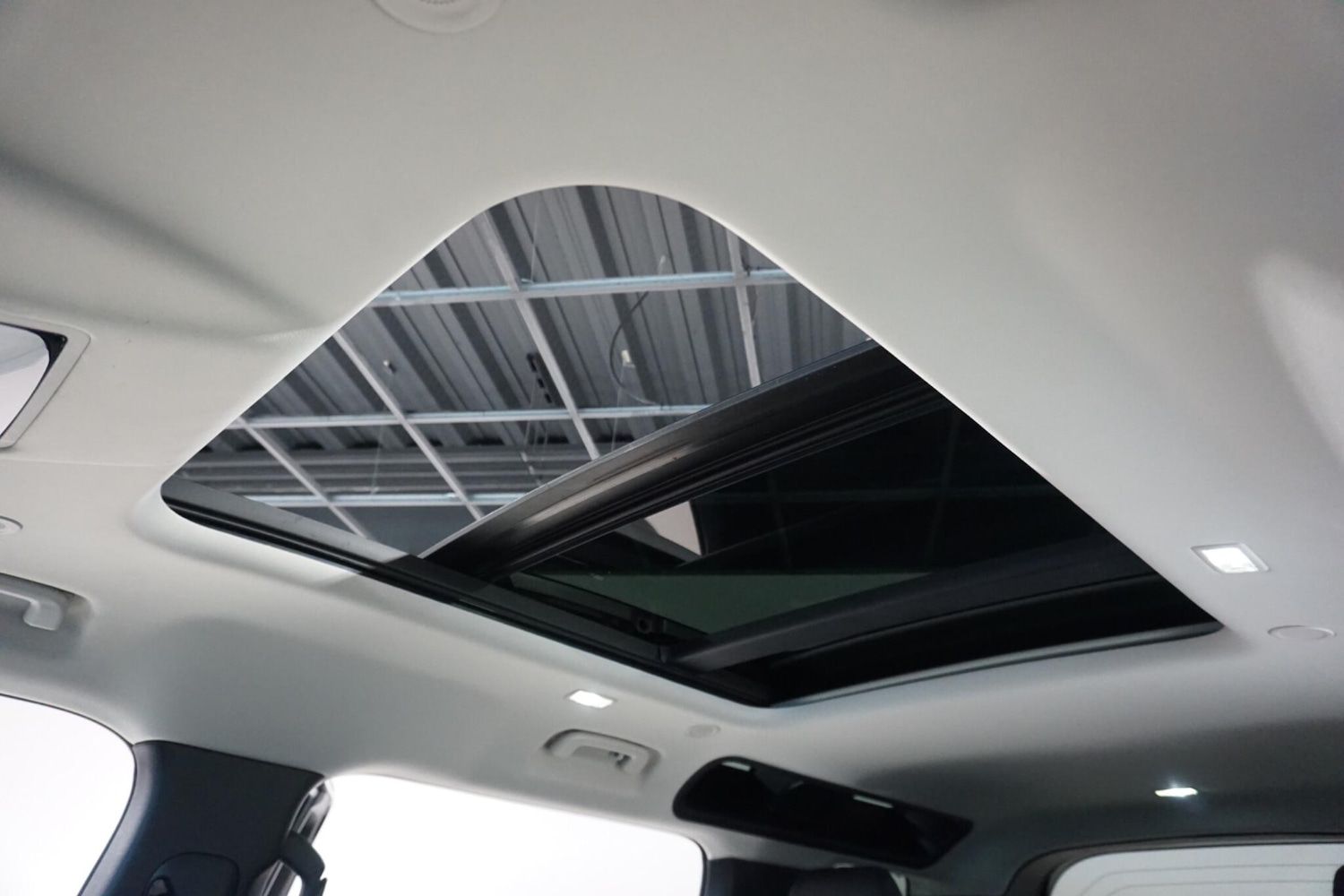 Used Land Rover Defender 110 for sale - 77029162: Photo 12