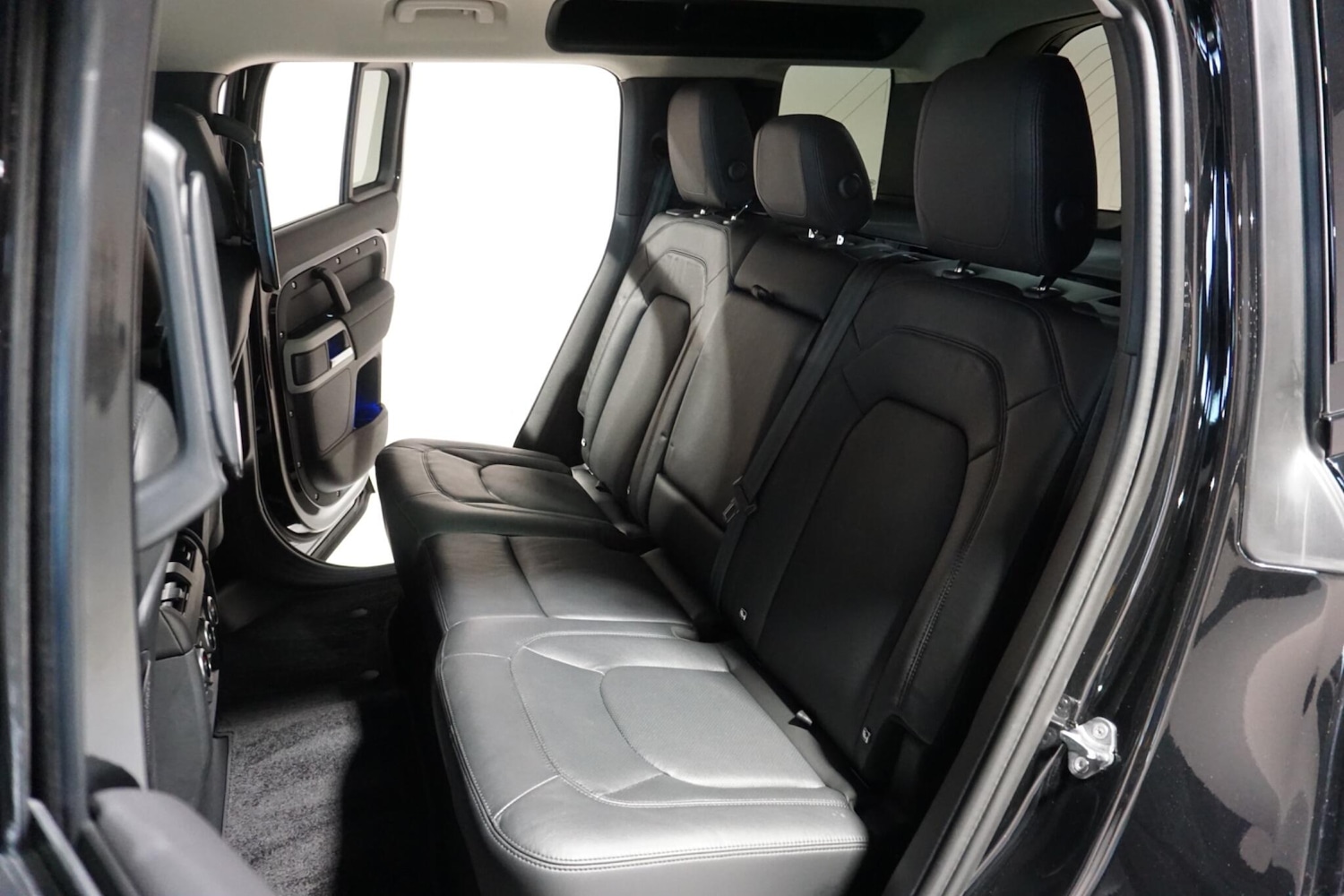 Used Land Rover Defender 110 for sale - 77029162: Photo 15