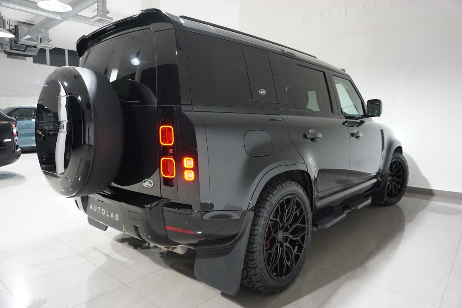 Used Land Rover Defender 110 for sale - 77029162: Photo 31