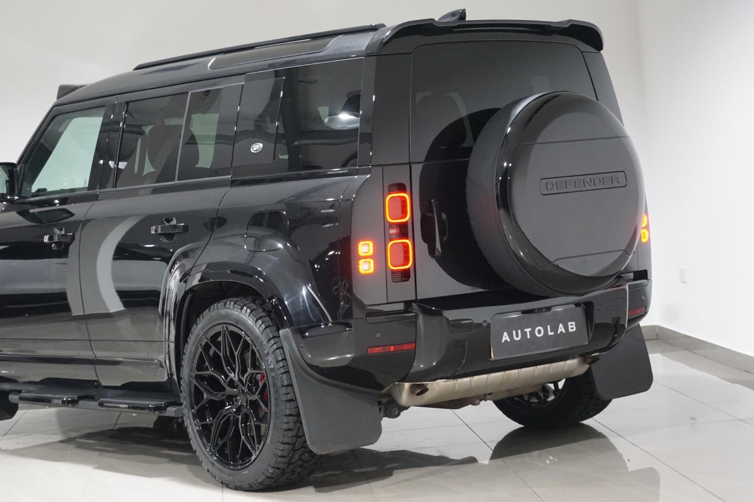 Used Land Rover Defender 110 for sale - 77029162: Photo 44