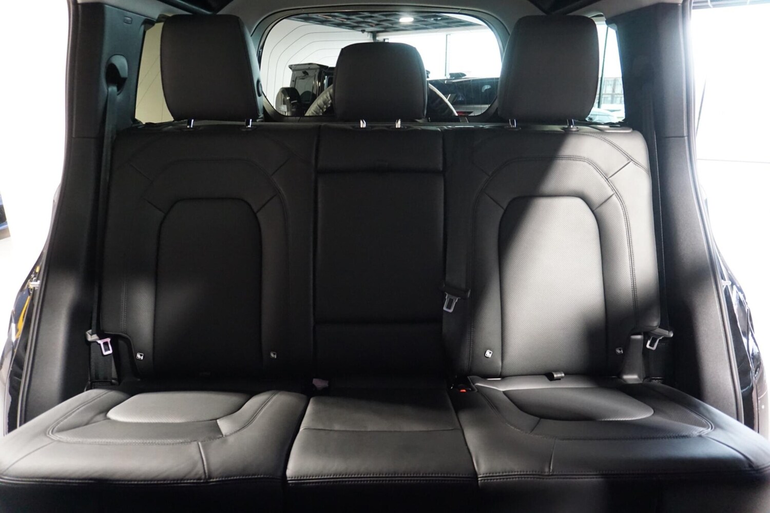 Used Land Rover Defender 110 for sale - 77440144: Photo 11