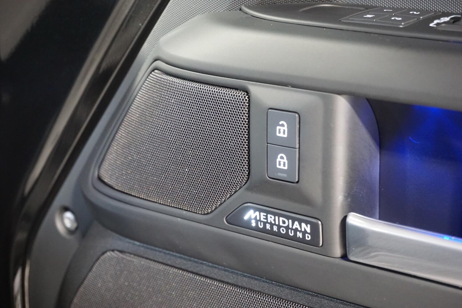 Used Land Rover Defender 110 for sale - 77440144: Photo 23