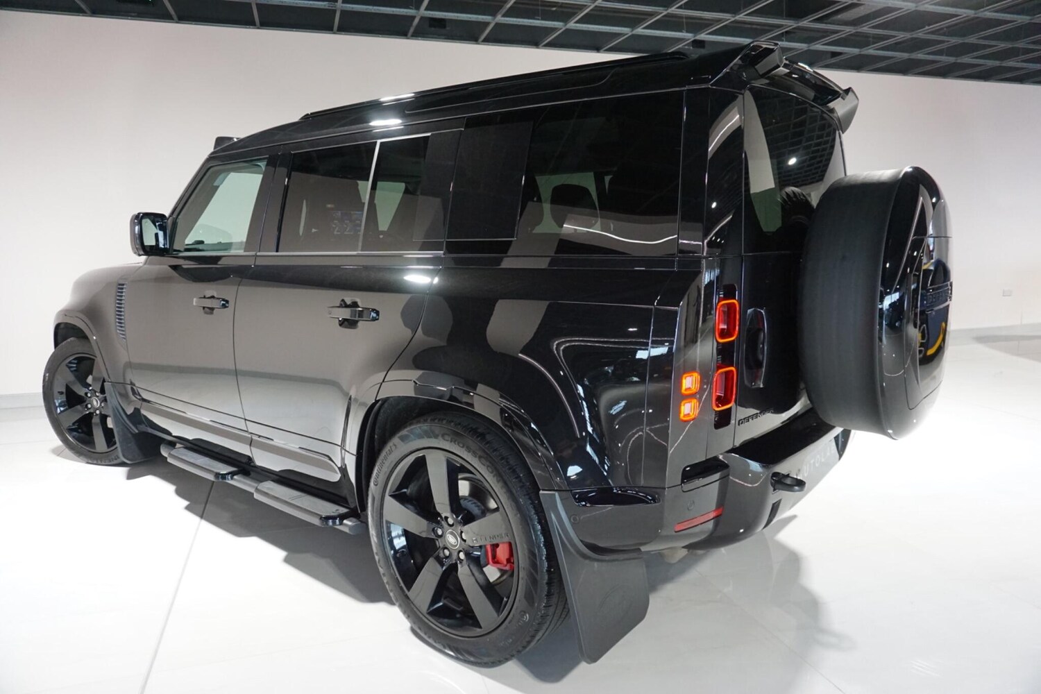 Used Land Rover Defender 110 for sale - 77440144: Photo 29