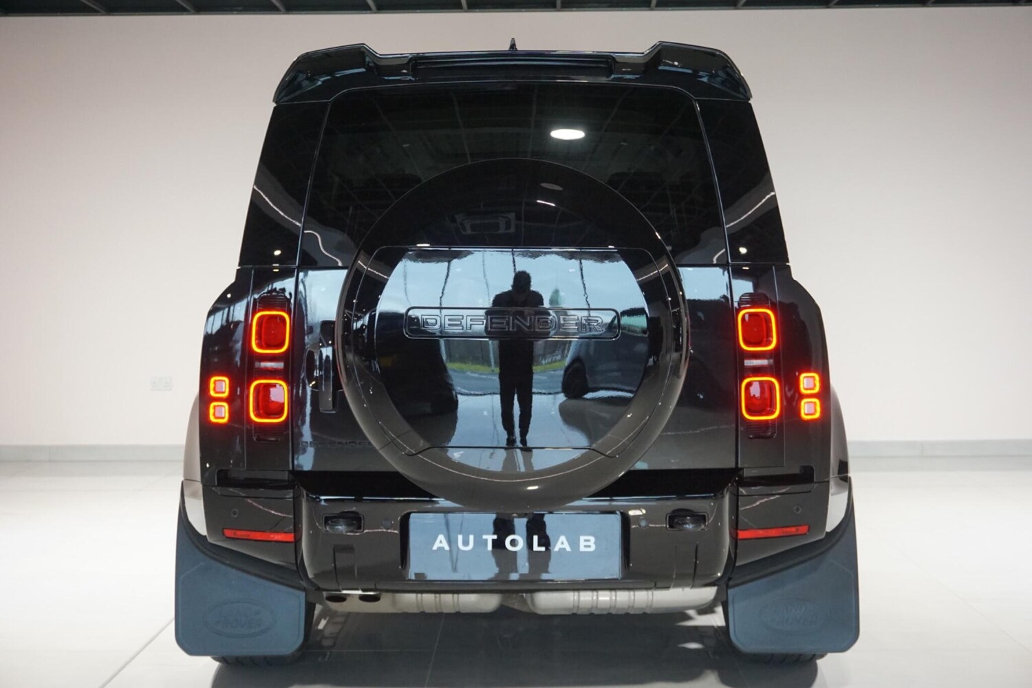 Used Land Rover Defender 110 for sale - 77440144: Photo 30