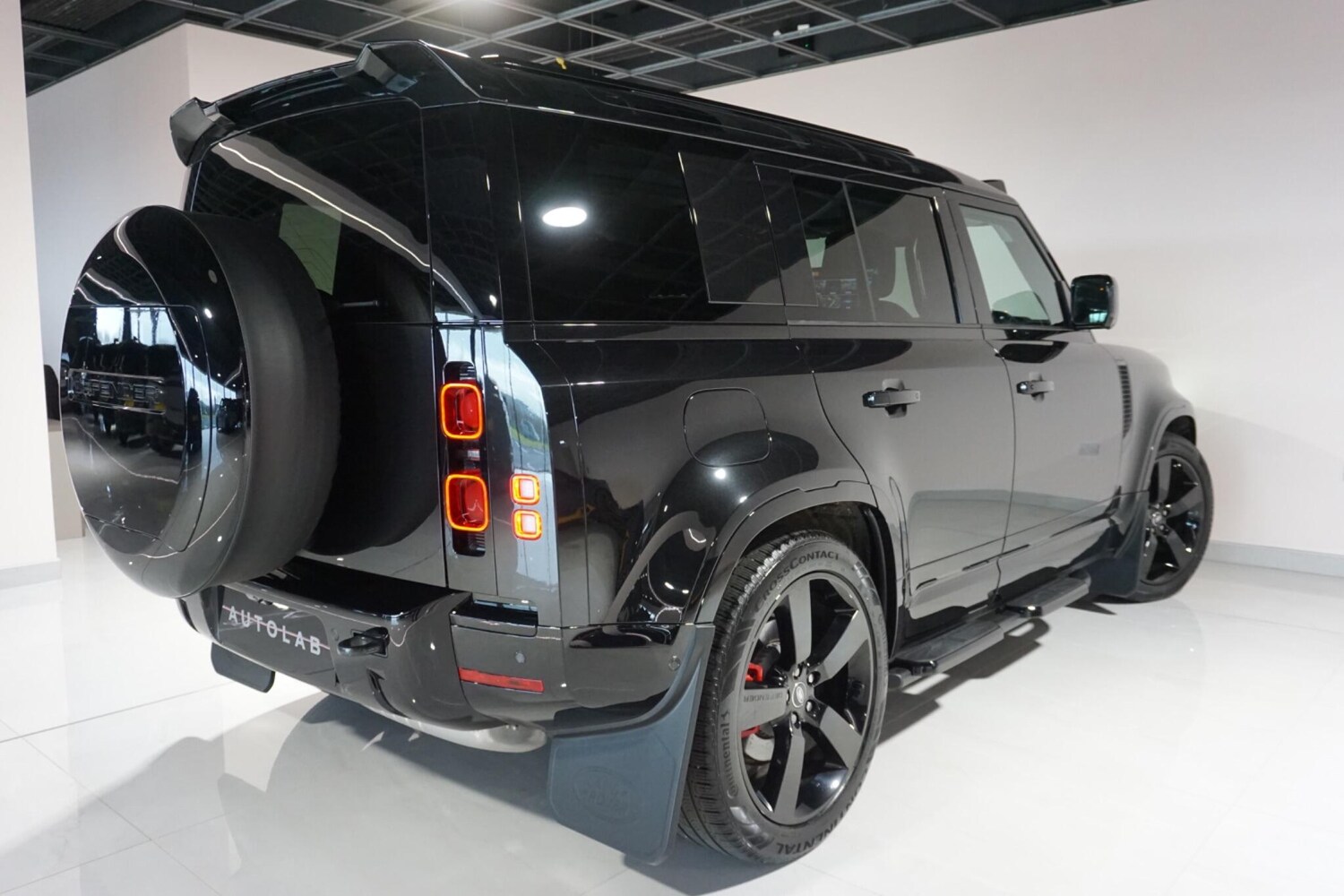 Used Land Rover Defender 110 for sale - 77440144: Photo 31