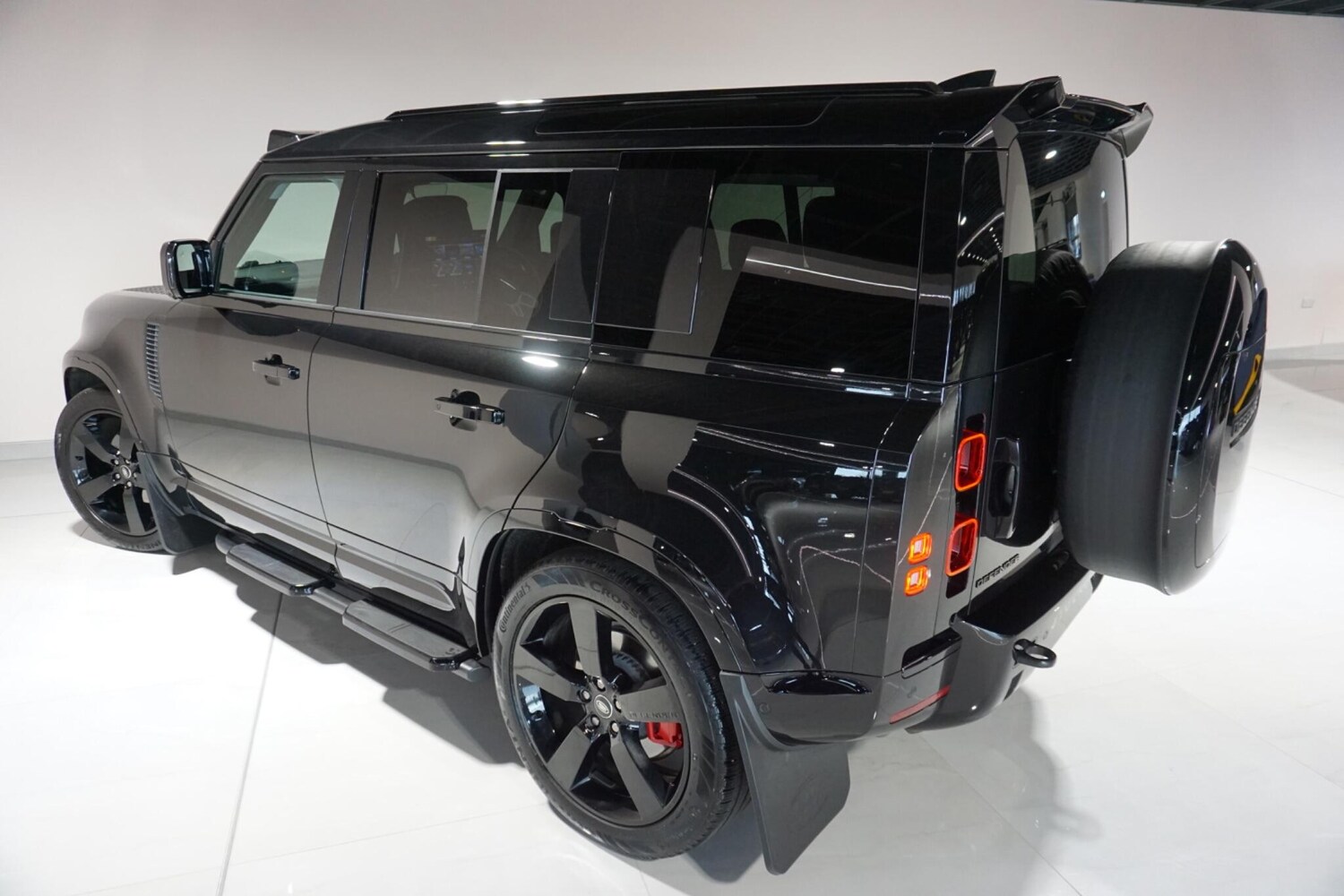 Used Land Rover Defender 110 for sale - 77440144: Photo 40