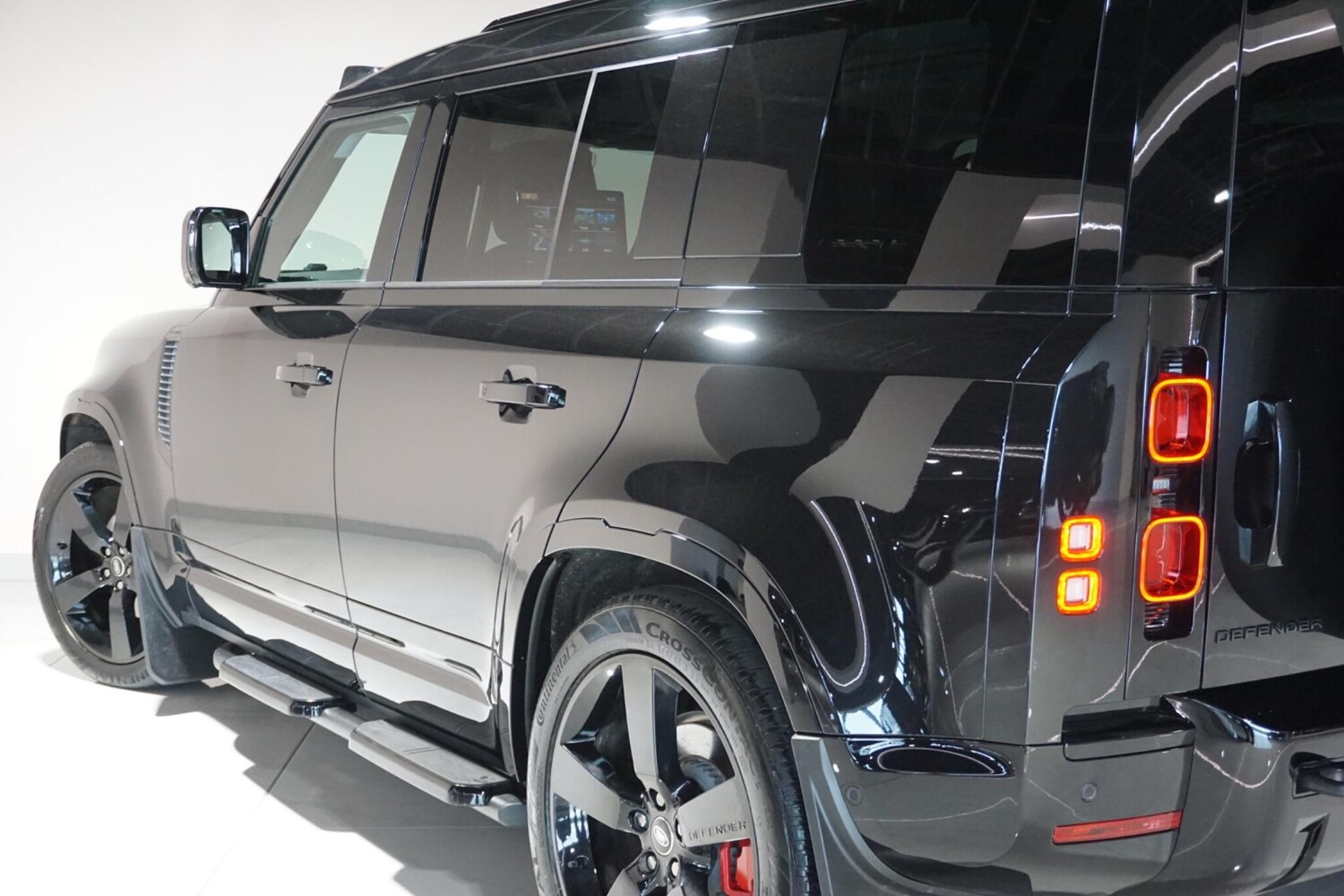 Used Land Rover Defender 110 for sale - 77440144: Photo 54