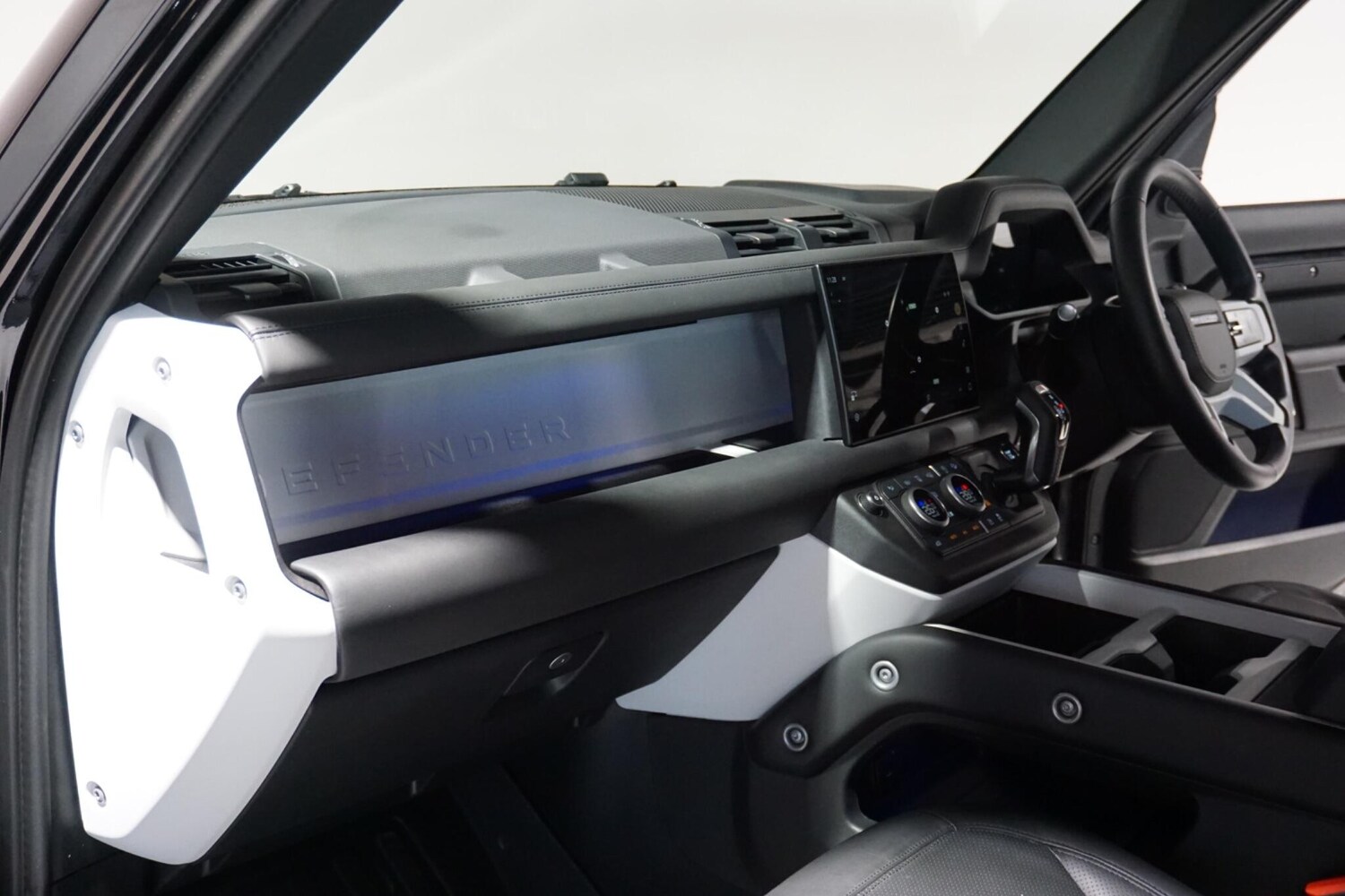 Used Land Rover Defender 110 for sale - 77440144: Photo 57