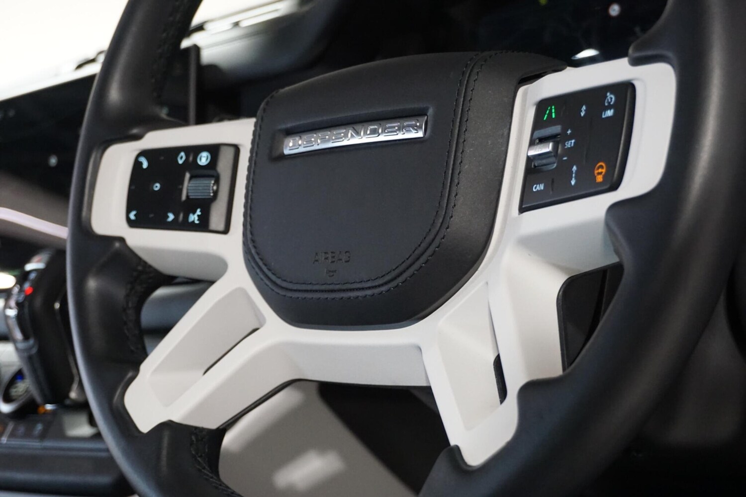 Used Land Rover Defender 110 for sale - 77440144: Photo 61