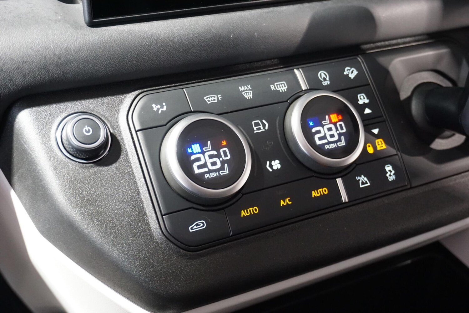 Used Land Rover Defender 110 for sale - 77440144: Photo 66