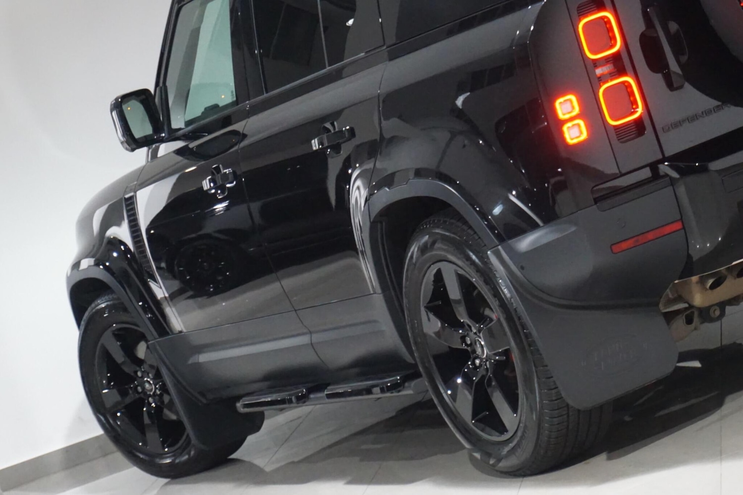 Used Land Rover Defender 110 for sale - 76476486: Photo 39