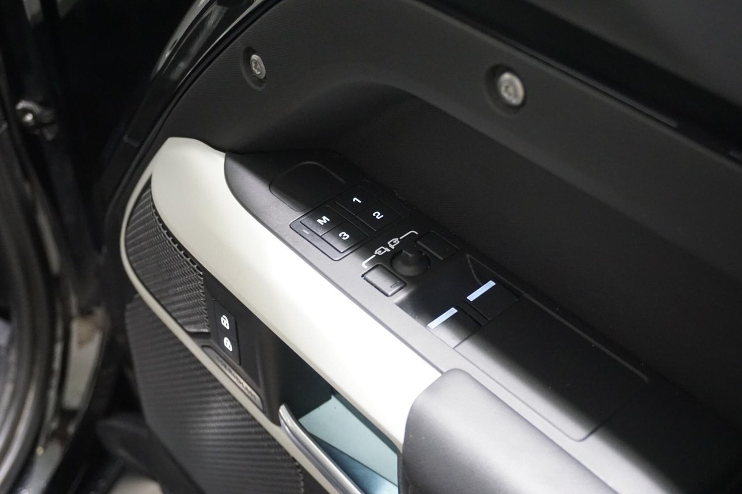 Used Land Rover Defender 110 for sale - 76476486: Photo 58