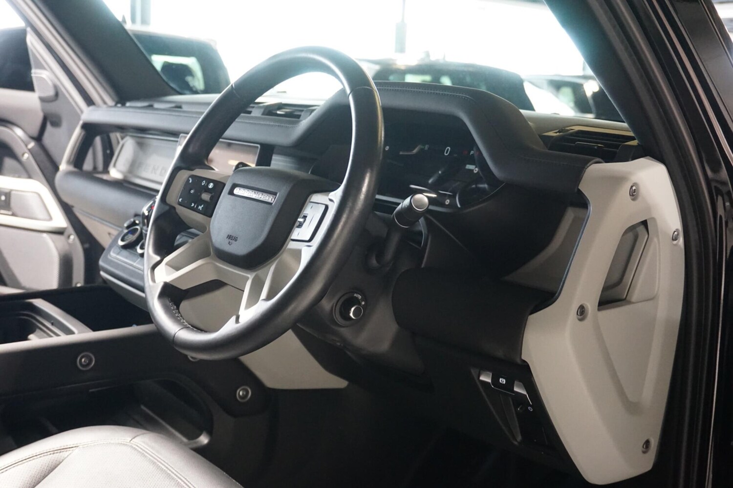 Used Land Rover Defender 110 for sale - 78135564: Photo 14