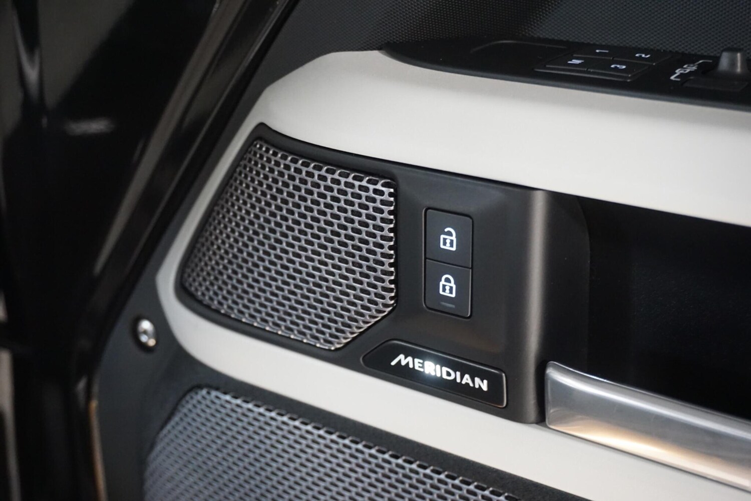 Used Land Rover Defender 110 for sale - 78135564: Photo 23