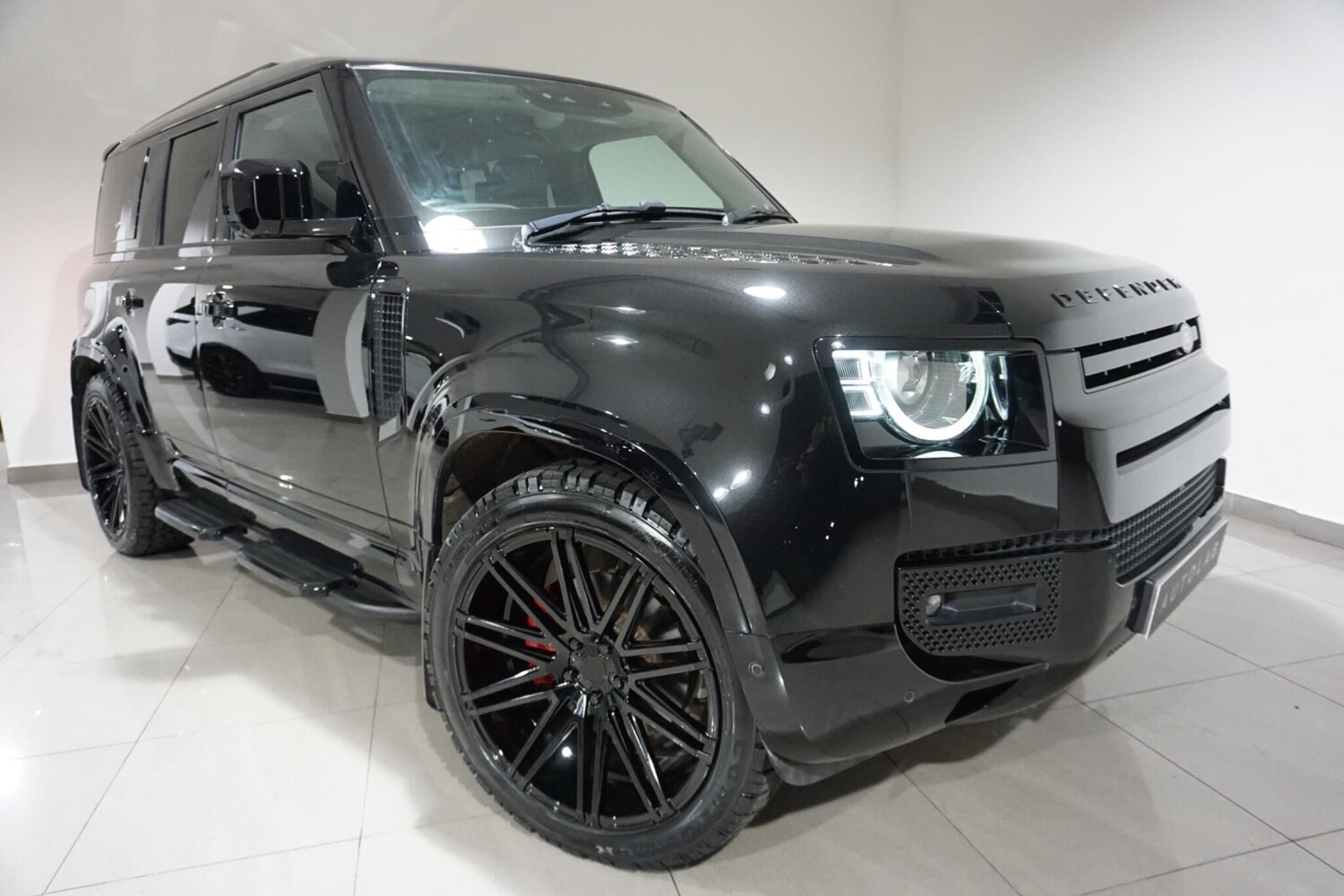 Used Land Rover Defender 110 for sale - 78135564: Photo 26