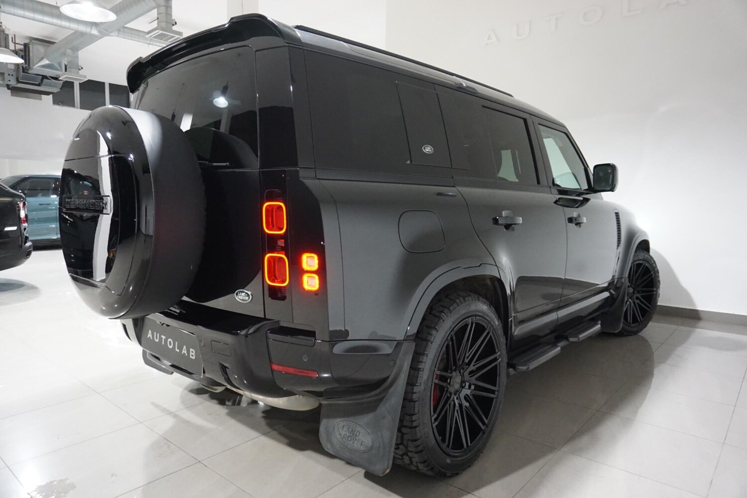 Used Land Rover Defender 110 for sale - 78135564: Photo 31