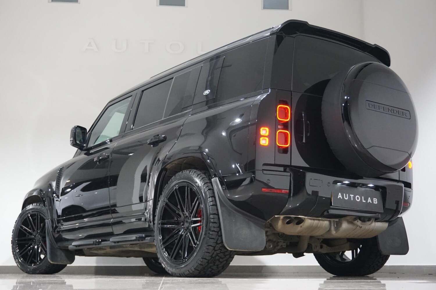 Used Land Rover Defender 110 for sale - 78135564: Photo 38