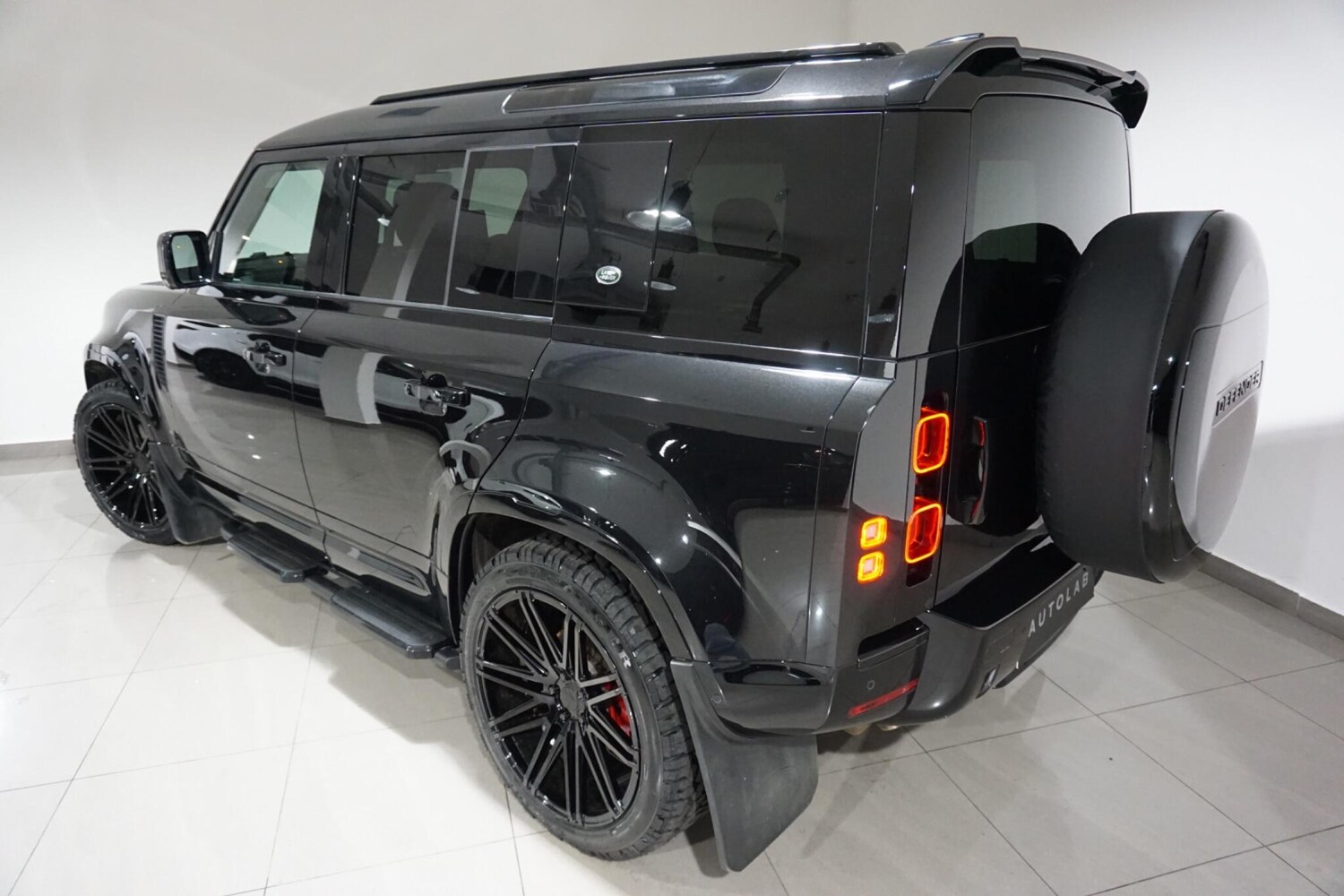 Used Land Rover Defender 110 for sale - 78135564: Photo 40