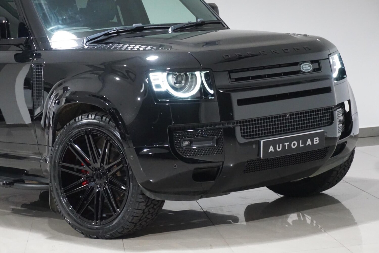 Used Land Rover Defender 110 for sale - 78135564: Photo 43