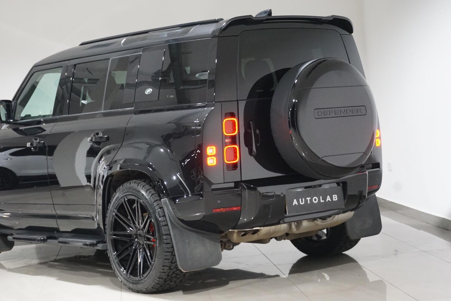 Used Land Rover Defender 110 for sale - 78135564: Photo 44