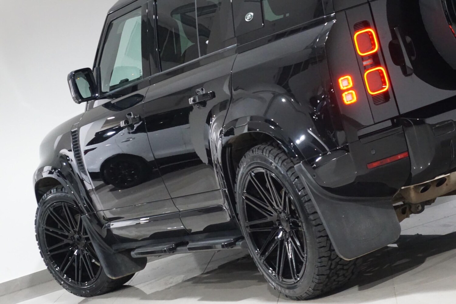 Used Land Rover Defender 110 for sale - 78135564: Photo 46