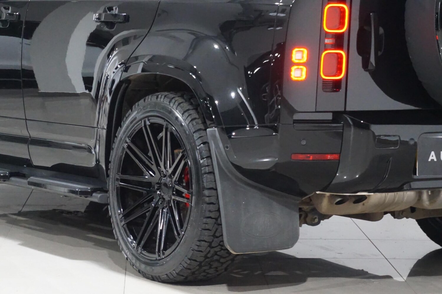 Used Land Rover Defender 110 for sale - 78135564: Photo 50