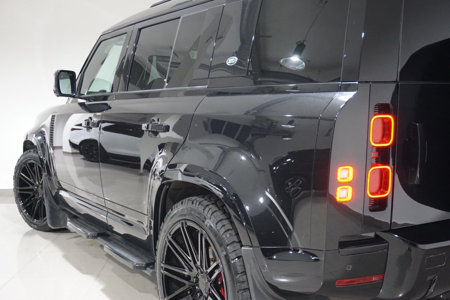 Used Land Rover Defender 110 for sale - 78135564: Photo 54