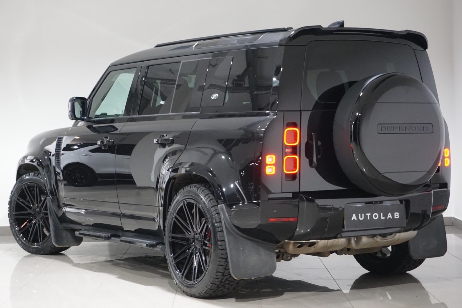 Used Land Rover Defender 110 for sale - 78135564: Photo 6