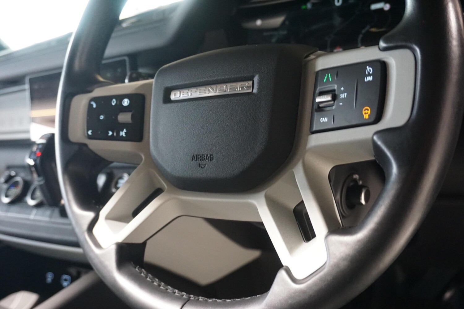 Used Land Rover Defender 110 for sale - 78135564: Photo 61