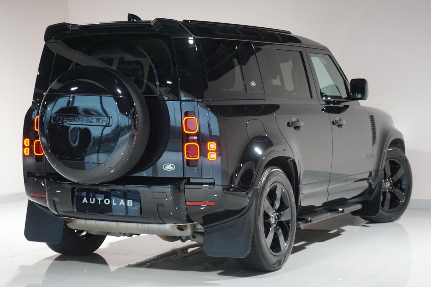 Used Land Rover Defender 2024 for sale - 77722507: Photo 10