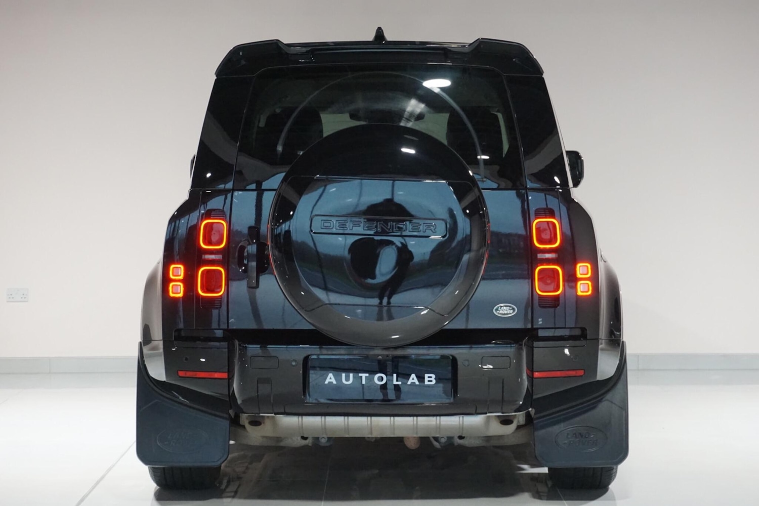 Used Land Rover Defender 2024 for sale - 77722507: Photo 8