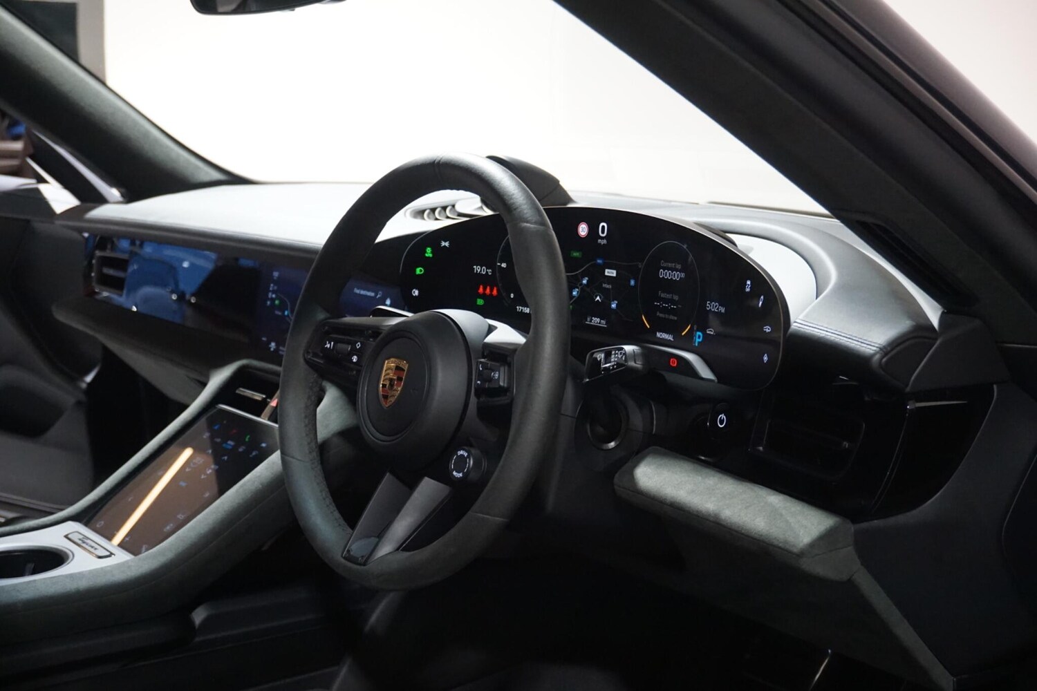 Used Porsche Taycan 2023 for sale - 77525007: Photo 13