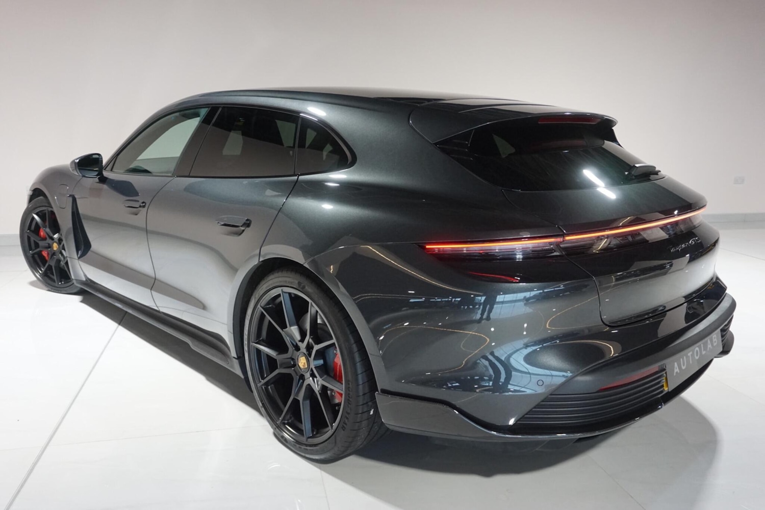 Used Porsche Taycan 2023 for sale - 77525007: Photo 24