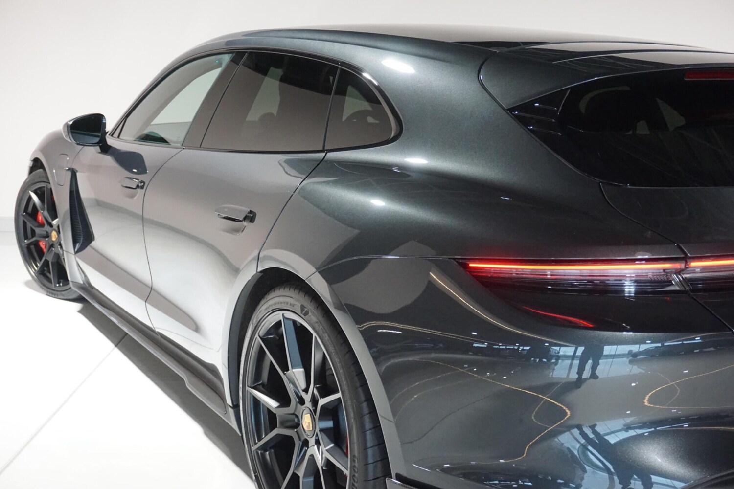 Used Porsche Taycan 2023 for sale - 77525007: Photo 39