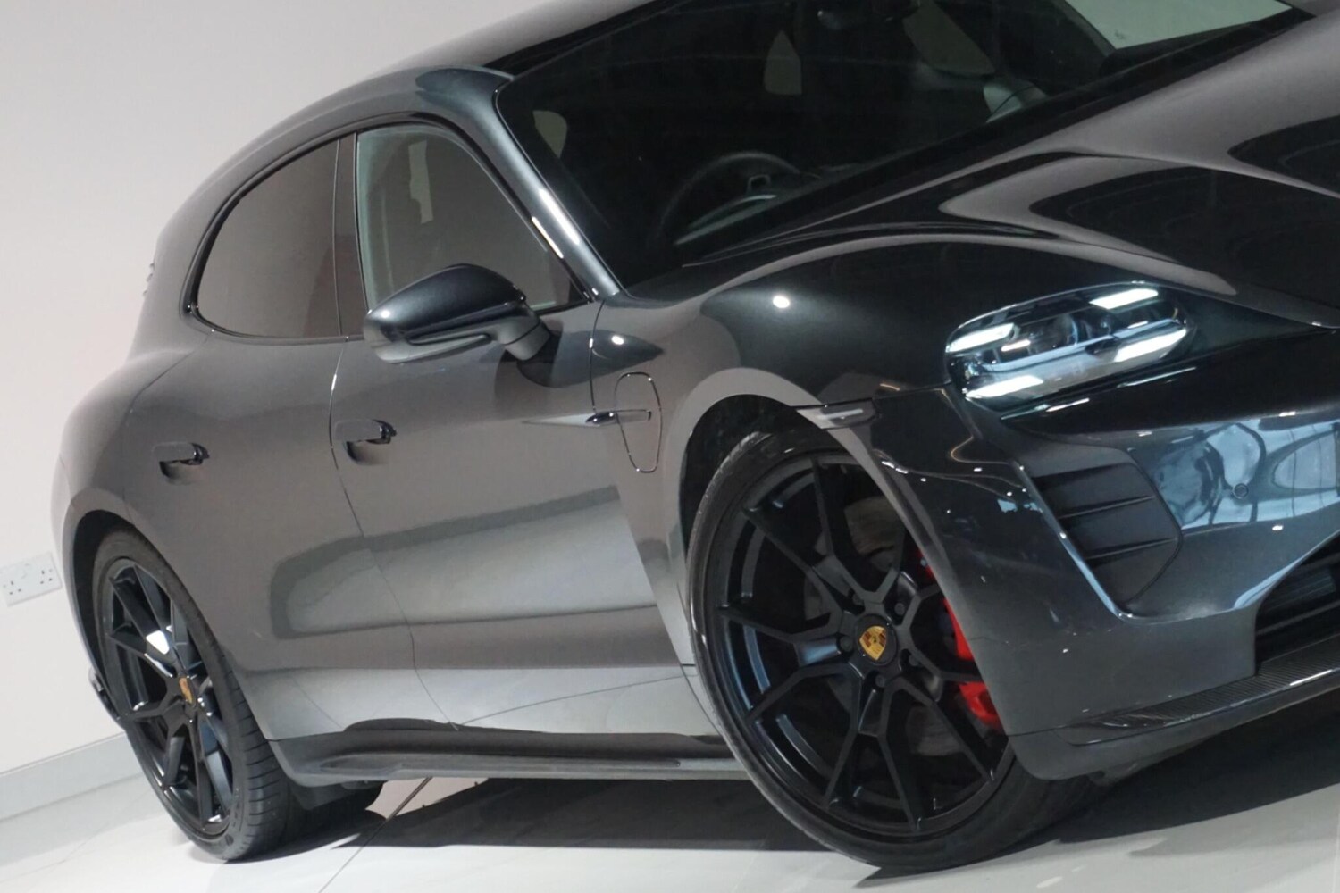 Used Porsche Taycan 2023 for sale - 77525007: Photo 40