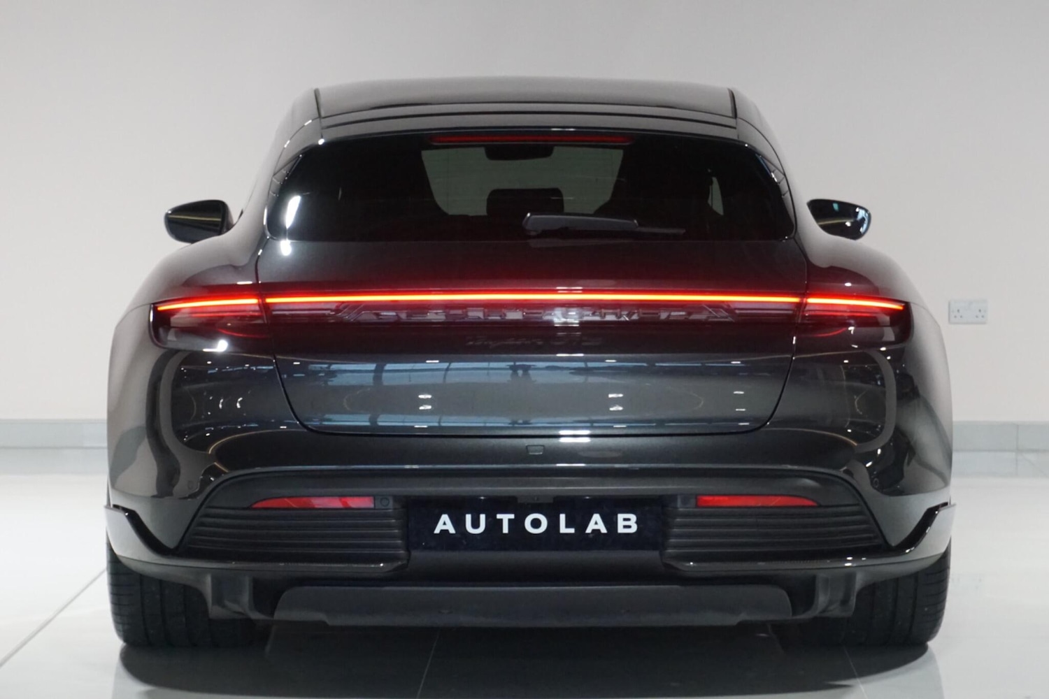 Used Porsche Taycan 2023 for sale - 77525007: Photo 8