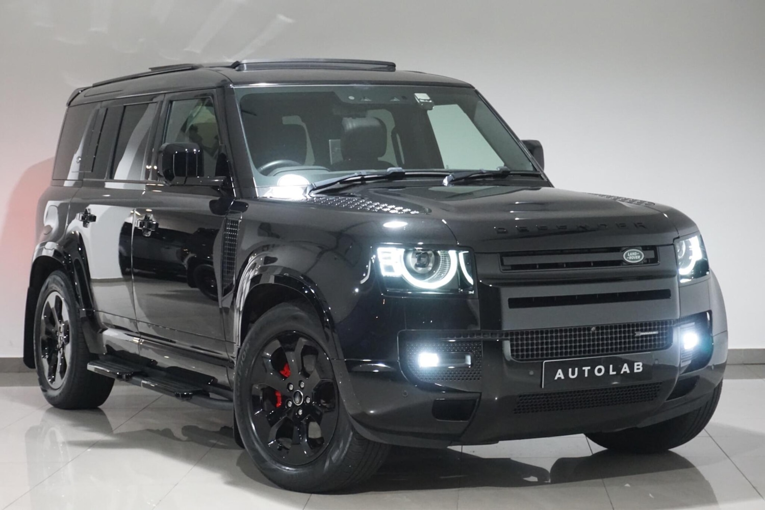 Used Land Rover Defender 2023 for sale - 76472977: Photo 1