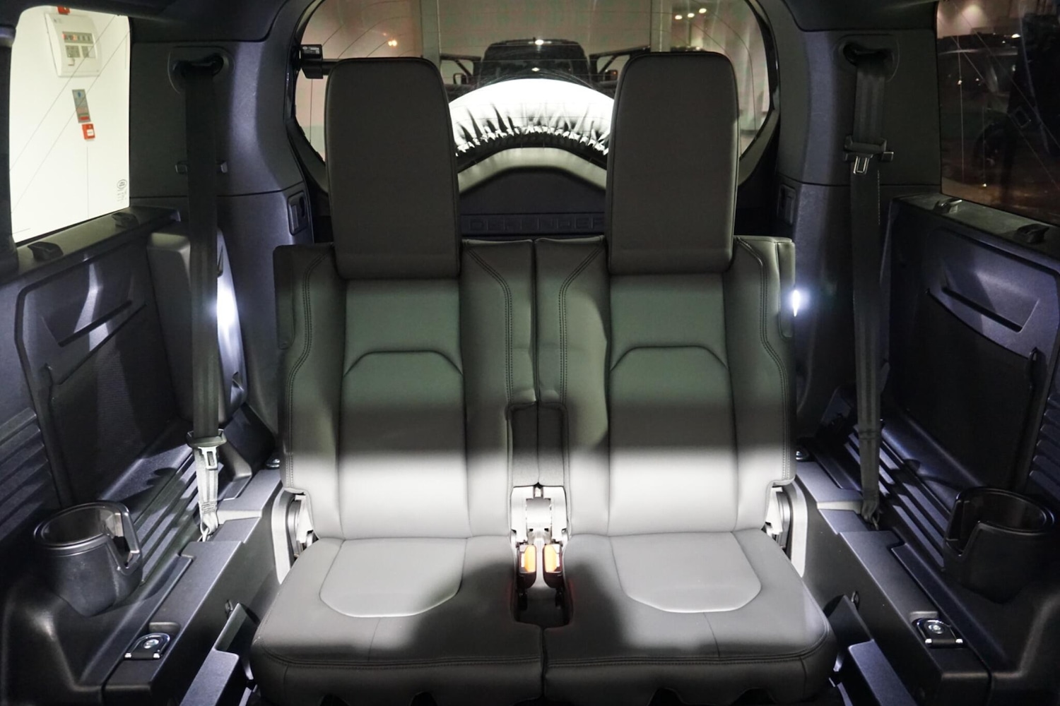 Used Land Rover Defender 2023 for sale - 76472977: Photo 12