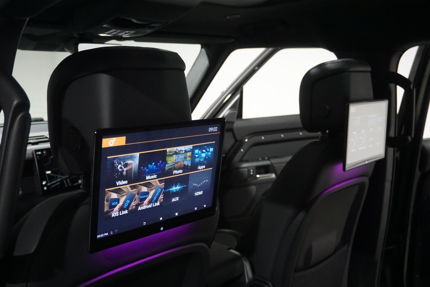 Used Land Rover Defender 2023 for sale - 76472977: Photo 17