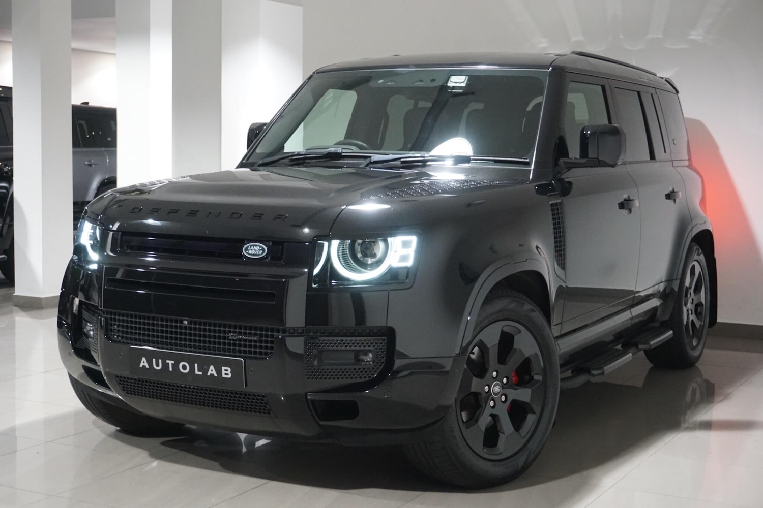 Used Land Rover Defender 2023 for sale - 76472977: Photo 25