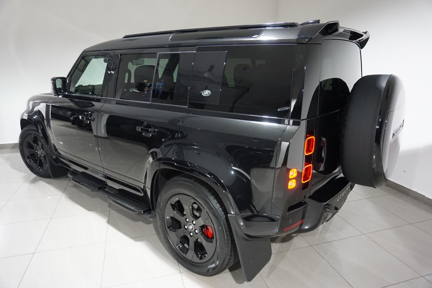 Used Land Rover Defender 2023 for sale - 76472977: Photo 41