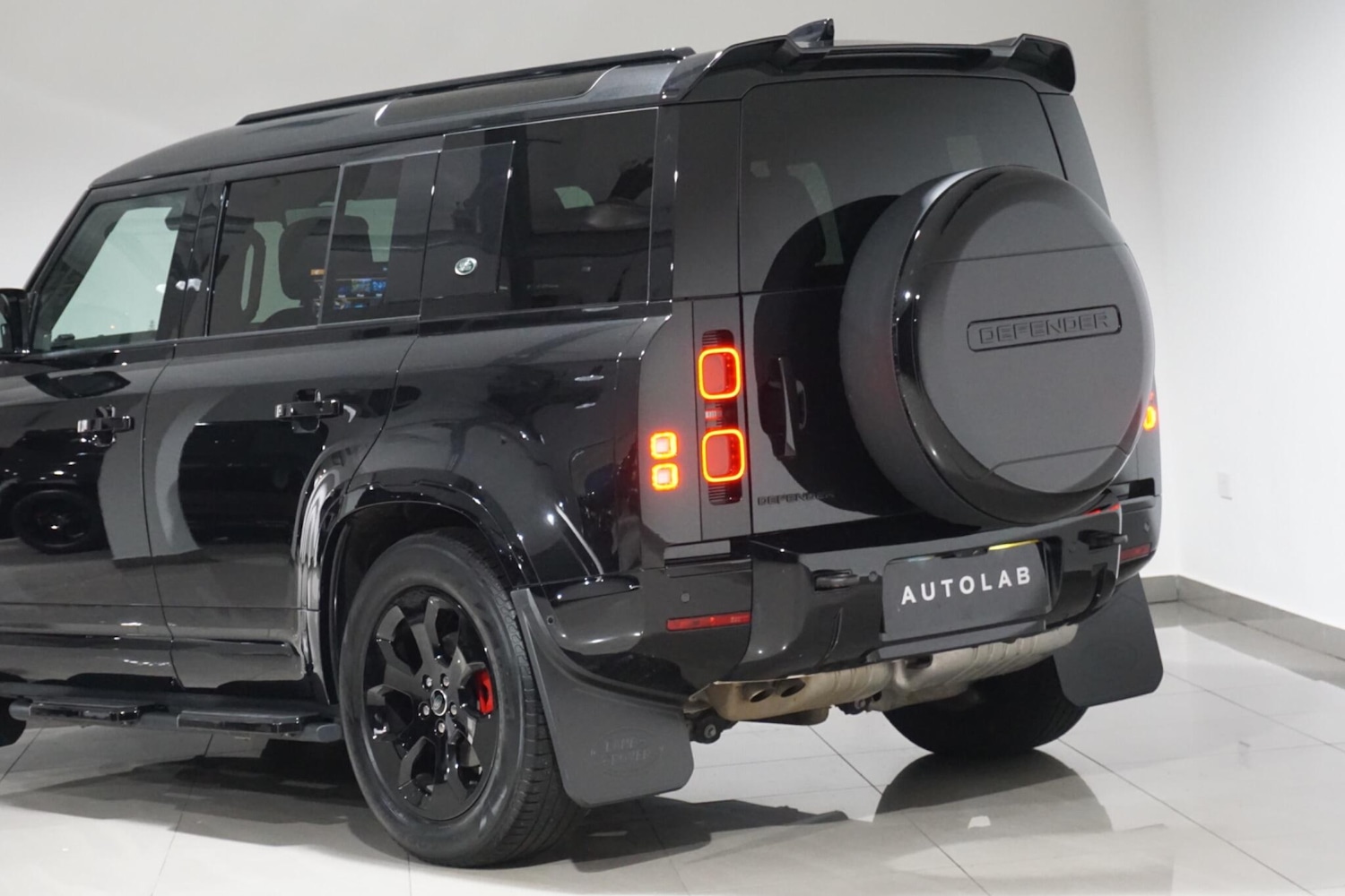 Used Land Rover Defender 2023 for sale - 76472977: Photo 45