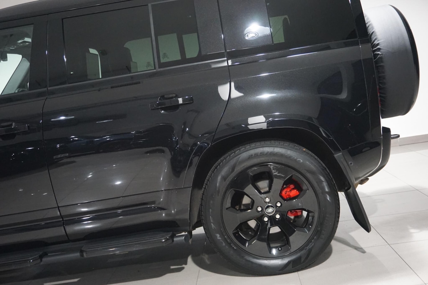 Used Land Rover Defender 2023 for sale - 76472977: Photo 53