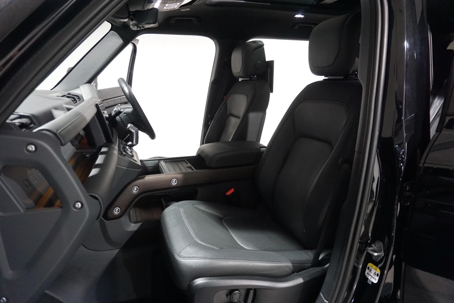 Used Land Rover Defender 2023 for sale - 76472977: Photo 57