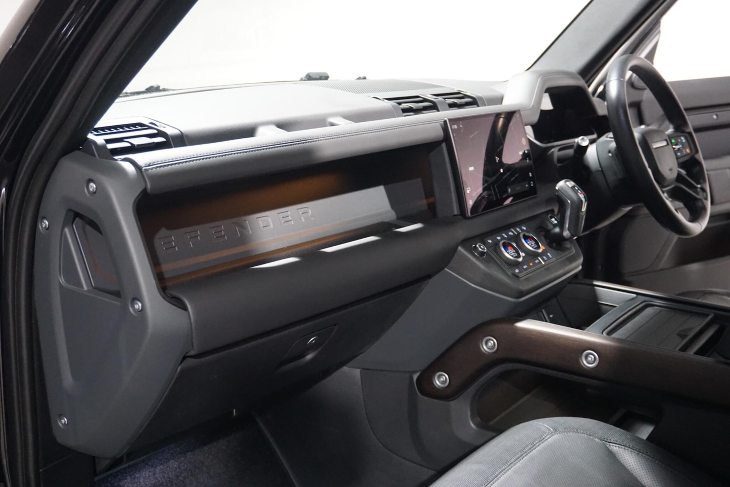 Used Land Rover Defender 2023 for sale - 76472977: Photo 58