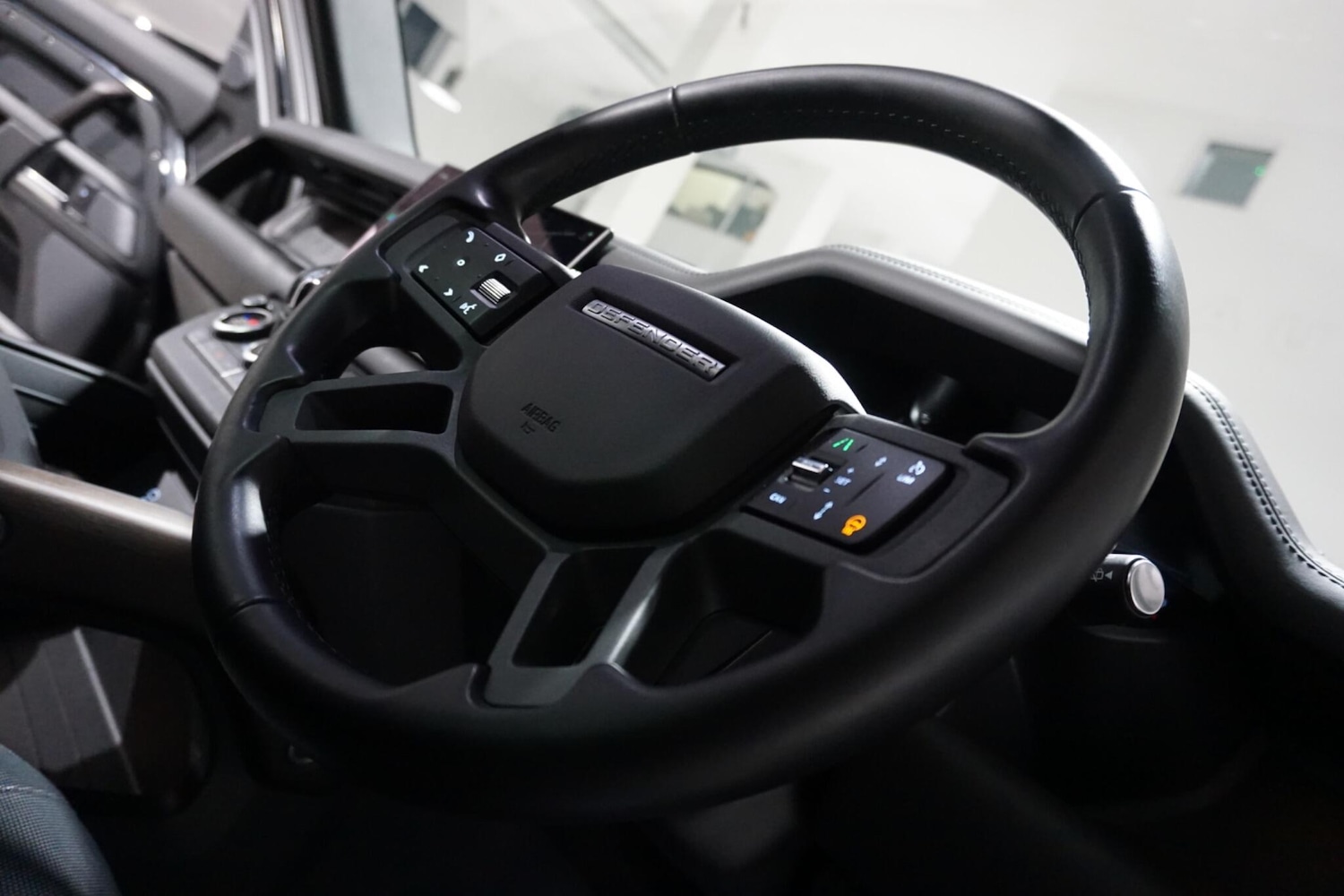 Used Land Rover Defender 2023 for sale - 76472977: Photo 62